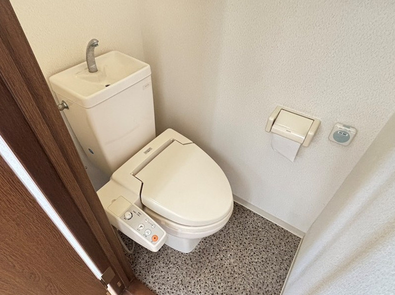 栗東市綣４丁目の店舗事務所のトイレ