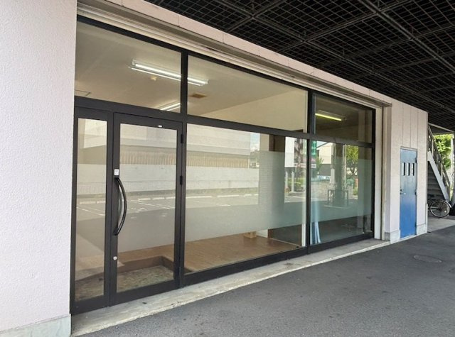 栗東市綣４丁目の店舗事務所の外観