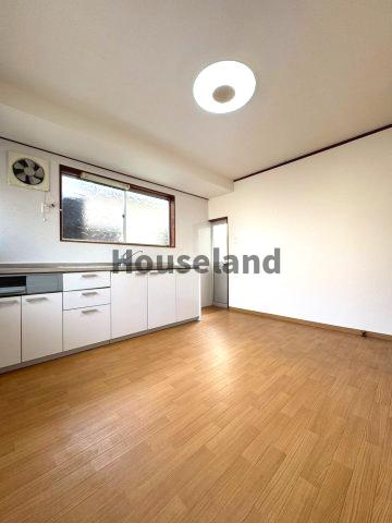 岩橋戸建の居間・リビング