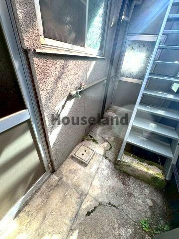 岩橋戸建の庭|1階洋室から出られる場所