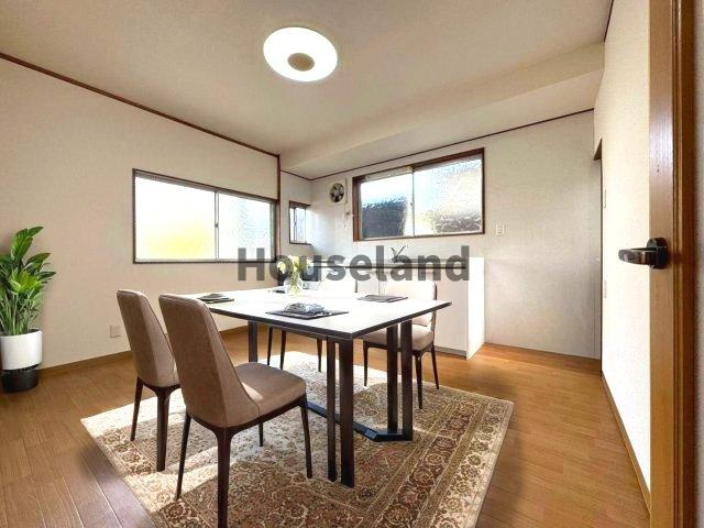 岩橋戸建の居間・リビング|家具はイメージです