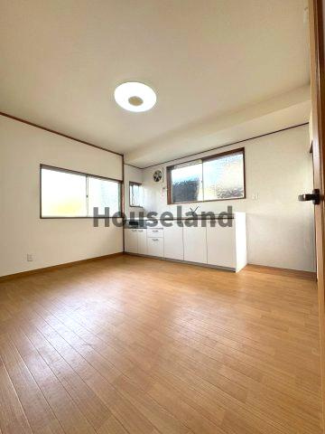 岩橋戸建の居間・リビング