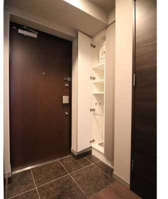 【玄関】 | デルックス田端 | ゆったりとした玄関です