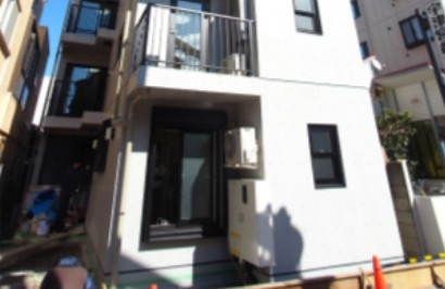 エクレーレ舜プリモのエントランス