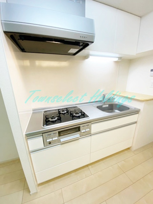 【キッチン】 | ユトリナ湘南 B | きれいなキッチンです