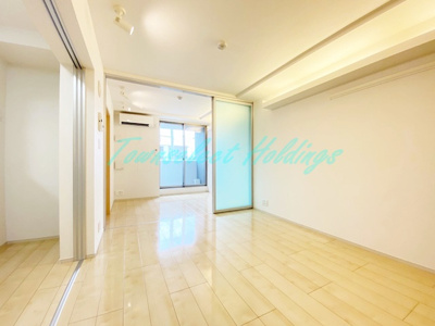 【居間・リビング】 | ユトリナ湘南 B | こちらのリビングで趣味の時間をお楽しみください