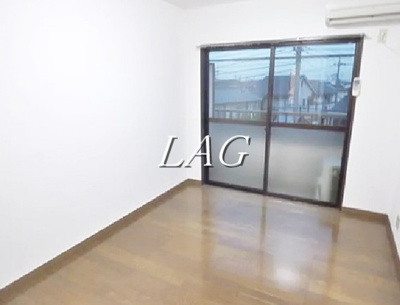 【居間・リビング】 | シャルマン新田 | 洋室のお部屋です。