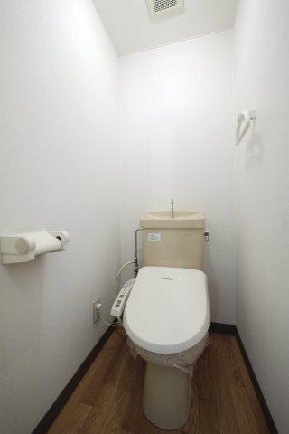 エレガンス京町のトイレ|※写真は別の部屋のものです。