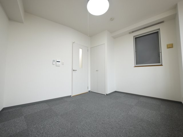 渡辺ビルの洋室