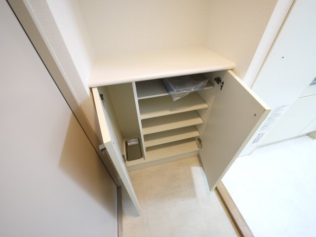 渡辺ビルの玄関