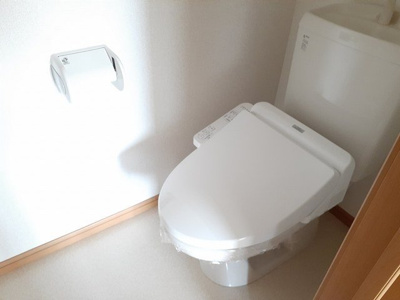 【トイレ】 | ドルフ・アカネＢ | ゆったりとした空間のトイレです