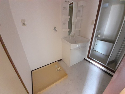 【洗面所】 | サンコーポ新町 | ゆったりとスペースのある洗面所