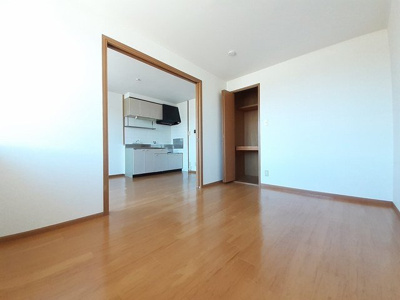 【居間・リビング】 | パークサイド３ | ゆったりとした居間です