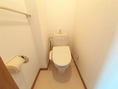 【トイレ】 | パークサイド３ | 清潔感のあるトイレです