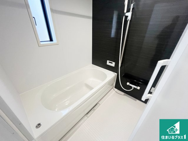 加古川市平岡町土山　第11期　新築一戸建ての前面道路含む現地写真|周辺は落ち着いた街並みの住宅地！子育てがしやすい住環境です！まだ未完成ですが、現地でしかわからない事もございます。是非一度ご覧ください。