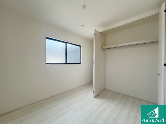 姫路市広畑区才　第8期　新築一戸建ての洋室|収納スペースが充実しているので子供の成長に合わせてたくさん収納ができます！家族構成に合わせた様々な活用ができる収納！