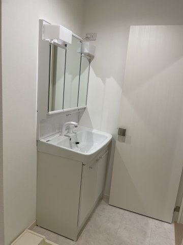 グレースシティ南柏の洗面所|明るい洗面所です