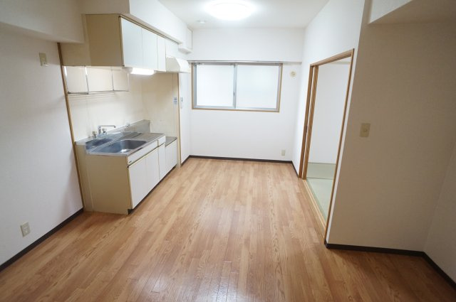 フォンテーヌ梅野の居間・リビング