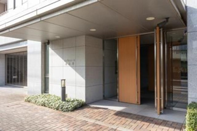 【エントランス】 | エンブレムコート明石町