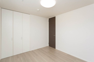 【寝室】 | シャーメゾン　テミス | 6.6帖の洋室です