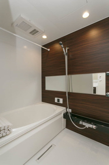 【浴室】 | シャーメゾン　テミス | ゆったりとしたお風呂。浴室乾燥機もあります。もちろん追炊き・自動給湯も出来ますよ