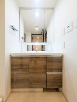 【独立洗面台】 | クレイシア板橋本町 | 独立洗面化粧台が付いています