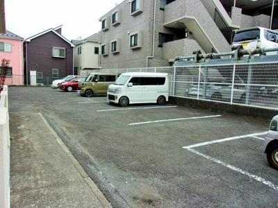 【駐車場】 | メゾン渋谷(メゾンシブヤ)