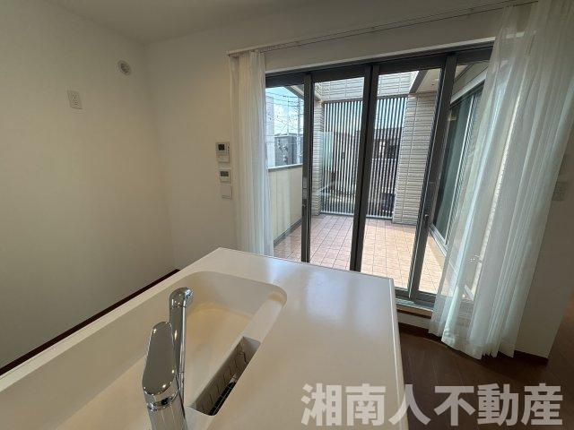 茅ヶ崎市菱沼一丁目　戸建のキッチン|コンパクトなキッチンで掃除もラクラク