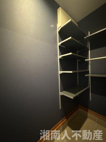 茅ヶ崎市菱沼一丁目　戸建の内装|明るい色調の室内です