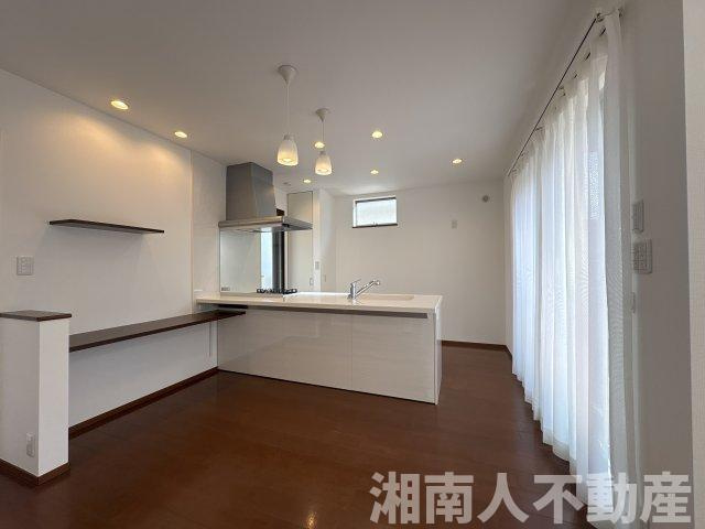 茅ヶ崎市菱沼一丁目　戸建の居間・リビング|ゆったり過ごせる居間です