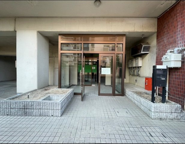 草津市草津町の店舗事務所の外観