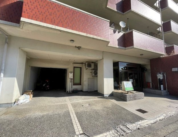 草津市草津町の店舗事務所の外観