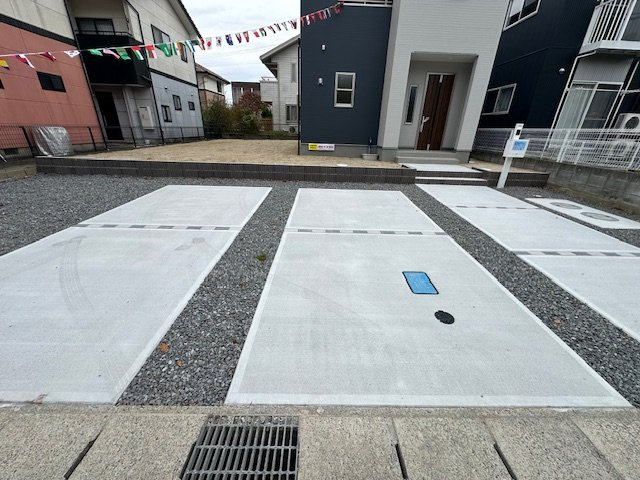 【新築戸建】　いわき市常磐関船町1期　長期優良住宅　【限定1棟】の駐車場|舗装されたカースペースです。