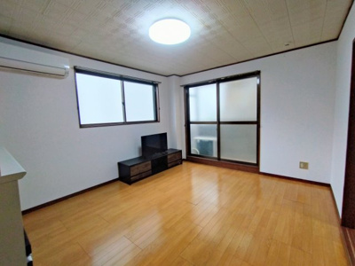 【洋室】 | ロイヤルコーポ琴の浦