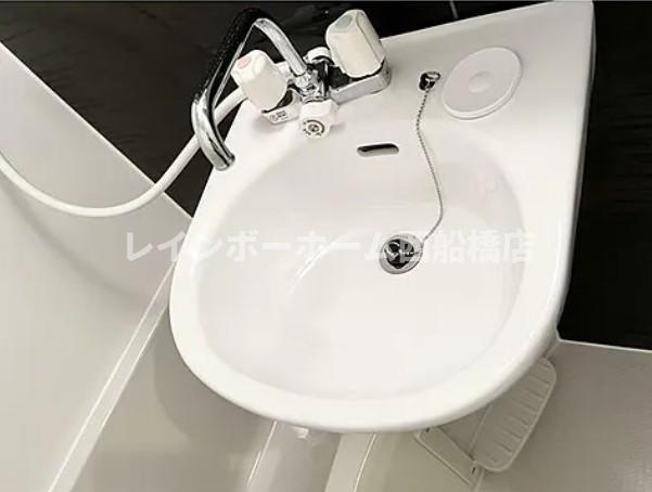 コンフォール新小岩の洗面所