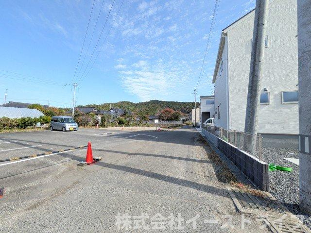 【新築戸建】　いわき市平下平窪2期　全5棟　長期優良住宅の前面道路含む現地写真|北側4.0ｍ公道