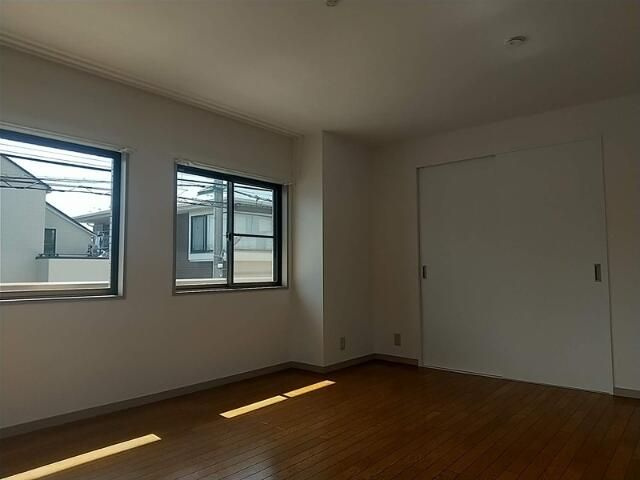 パールハイツの玄関