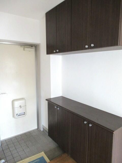 パールハイツの玄関