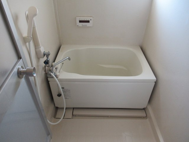 兵庫県公社　伊川谷（３）３号棟の浴室|日々の疲れを癒すお風呂付です