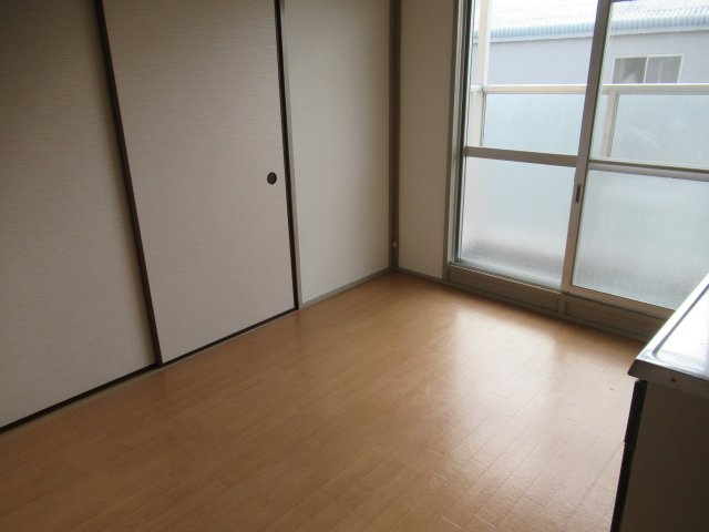 兵庫県公社　伊川谷（３）３号棟の居間・リビング|こちらの居間で趣味の時間をお楽しみください