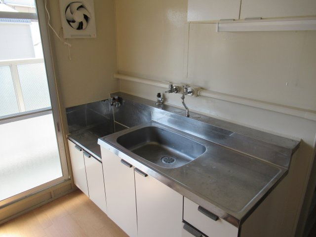 兵庫県公社　伊川谷（３）３号棟のキッチン|お料理しやすいキッチンです