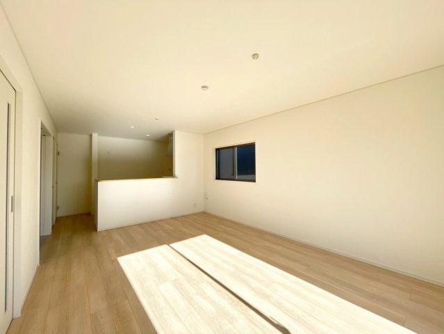 上田市大屋第３の居間・リビング|完成済み物件！いつでも見学可能です♪お問合せは＜Tel 026-477-7419＞まで♪ 