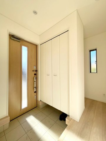 上田市大屋第３の玄関|玄関には大容量のシューズボックスが付いているので毎日の靴選びも楽々です♪