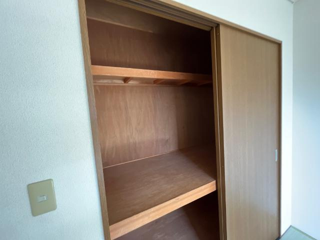 ローズガーデンの収納|押し入れ