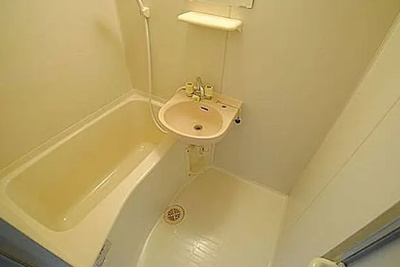 【洗面所】 | プライマリー上津バイパス | ゆったりとスペースのある洗面所