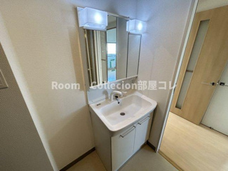 【洗面所】 | Ｃｒｅｃｅｒ（クレセール） | ※同物件他部屋写真
反転の場合有