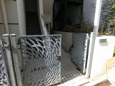 【エントランス】 | 丸子ビル