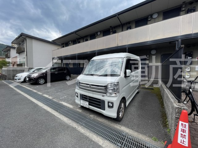 サンライフ山上の駐車場|駐車スペースもあります