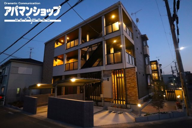 アルティザン九条の外観