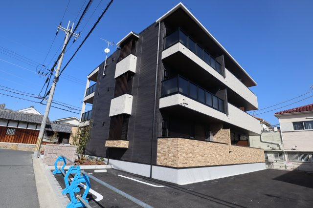 アルティザン九条の外観